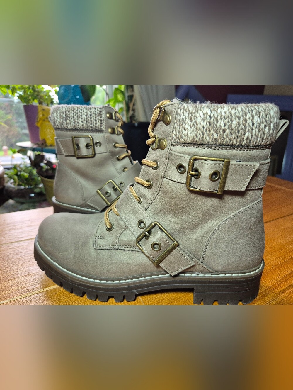 Cliffs by White Mountain Marlee - Size 7.5